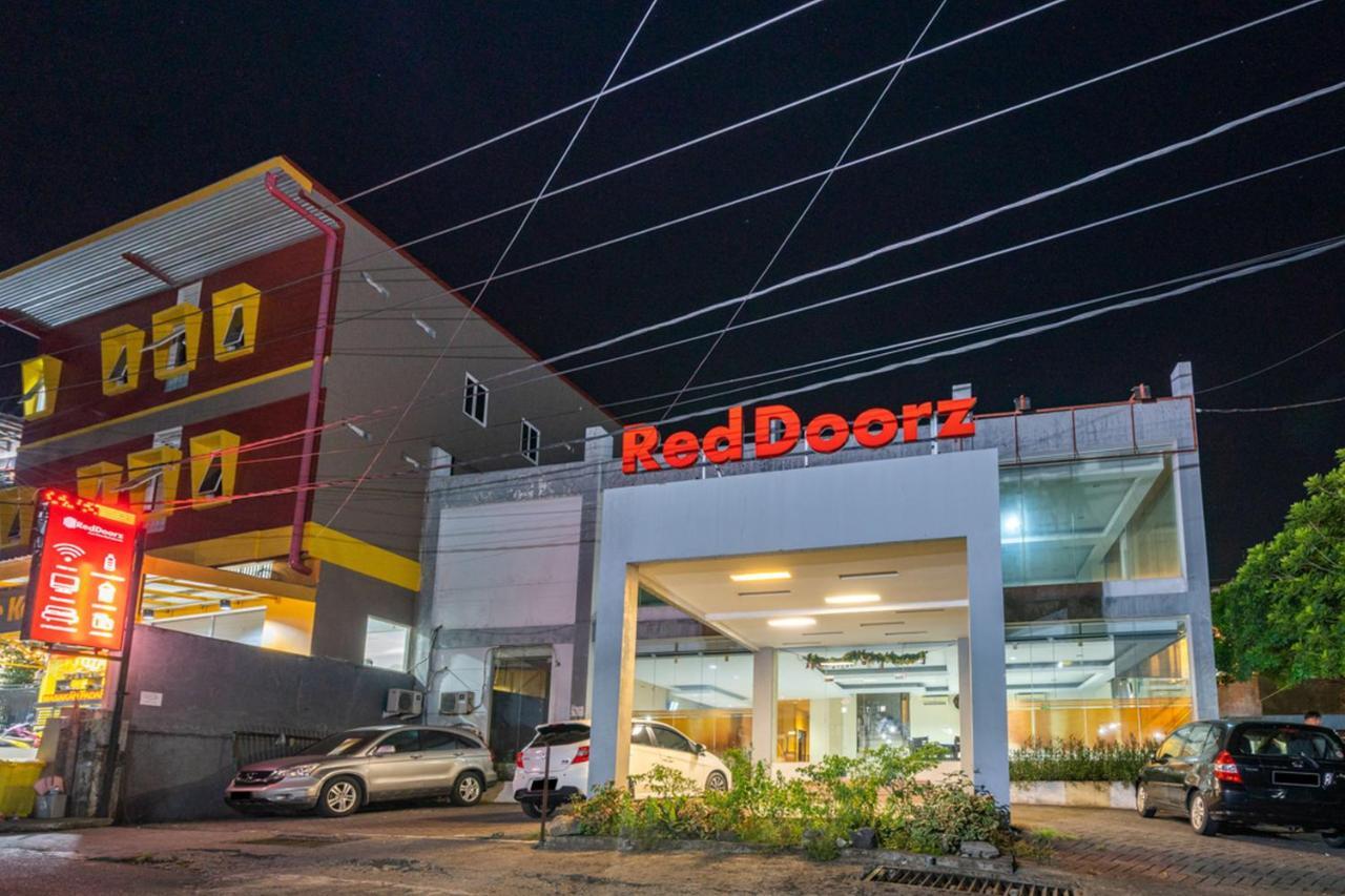 Reddoorz Near Bahu Mall Manado Malalayang Exterior photo