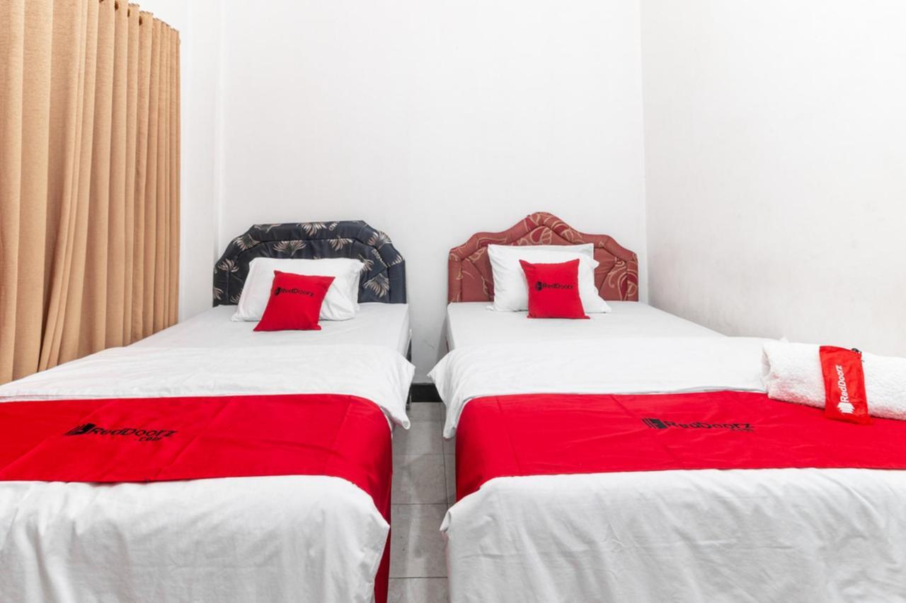 Reddoorz Near Bahu Mall Manado Malalayang Exterior photo